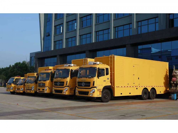東風天龍應急搶險發(fā)電車